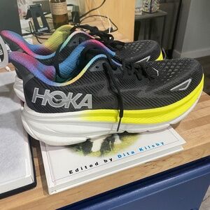 Hoka One Clifton 9 Black Rainbow Size 10.5B Like New